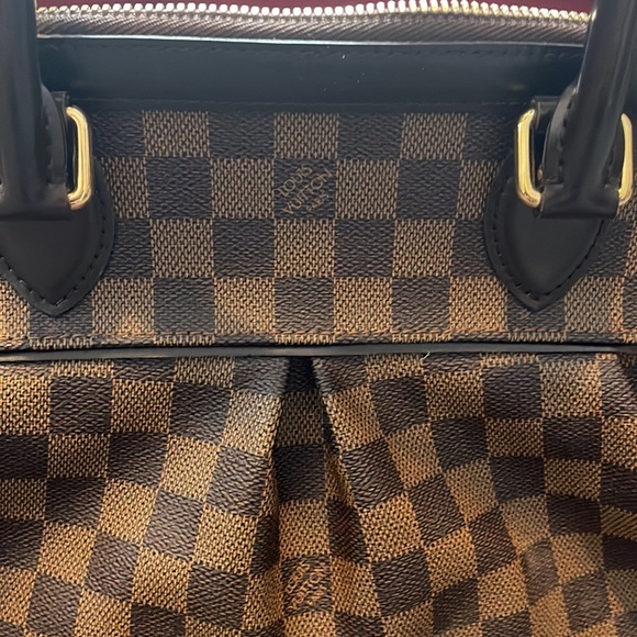 Louis Vuitton Damier Canvas Trevi PM Bag - Picture 2 of 12